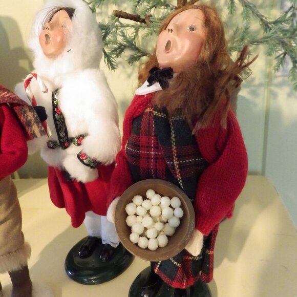 3 Byer's Choice LTD Children Christmas Carolers - Picture 2 of 6